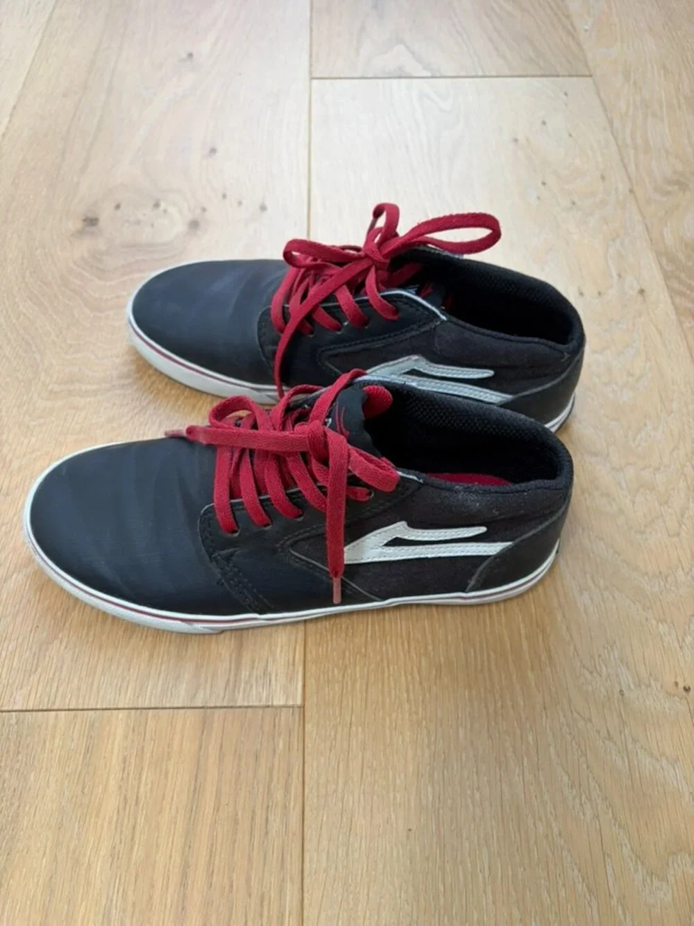 LAKAI Skate Shoes - Size: Youth 4 - EUC